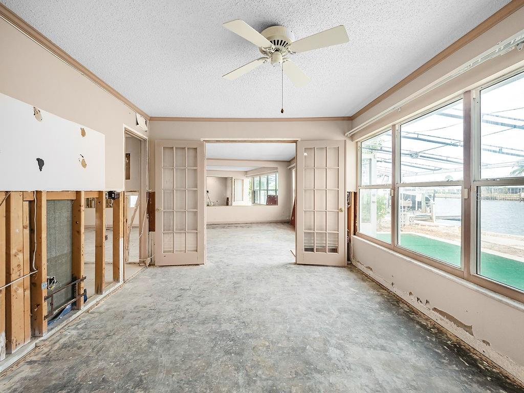 Image 26 of 59 For 34 Seaside Court