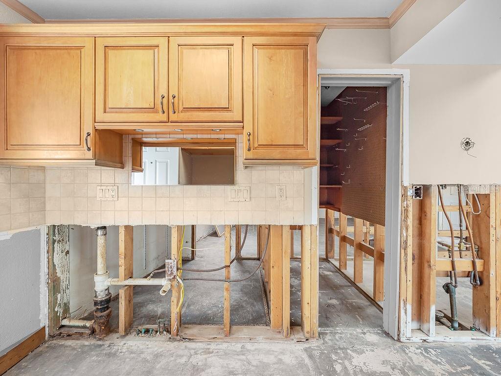 Image 36 of 59 For 34 Seaside Court