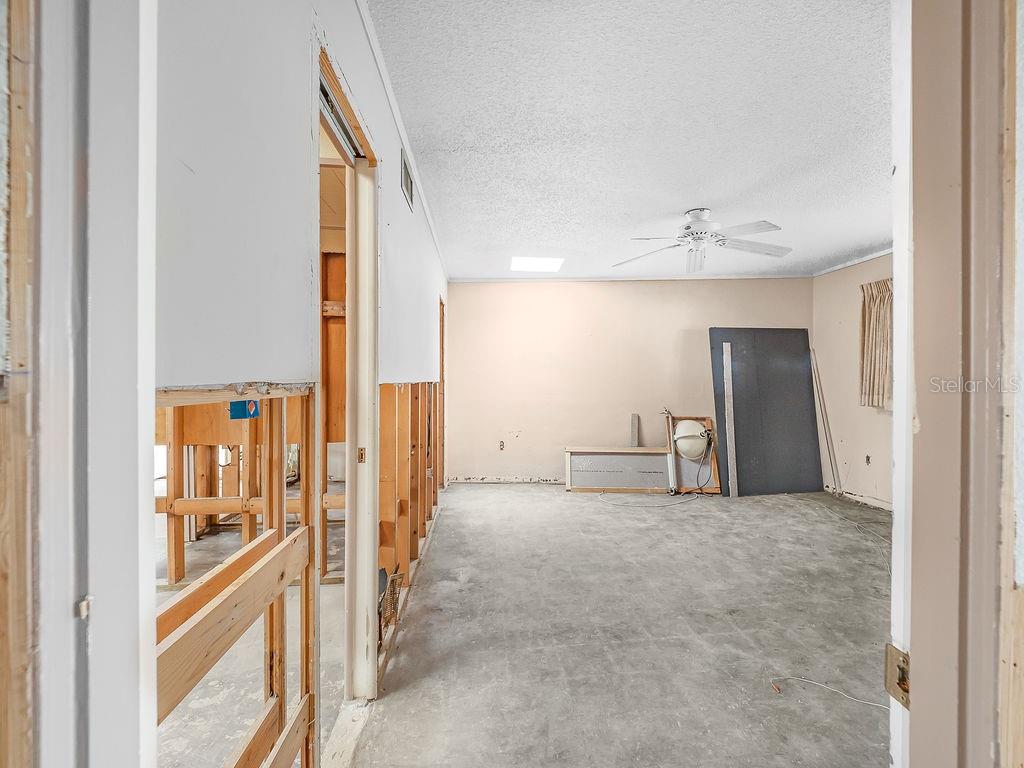 Image 38 of 59 For 34 Seaside Court