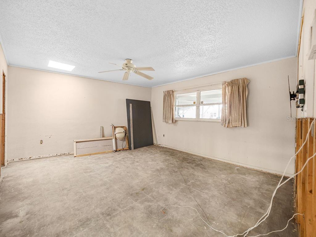 Image 39 of 59 For 34 Seaside Court