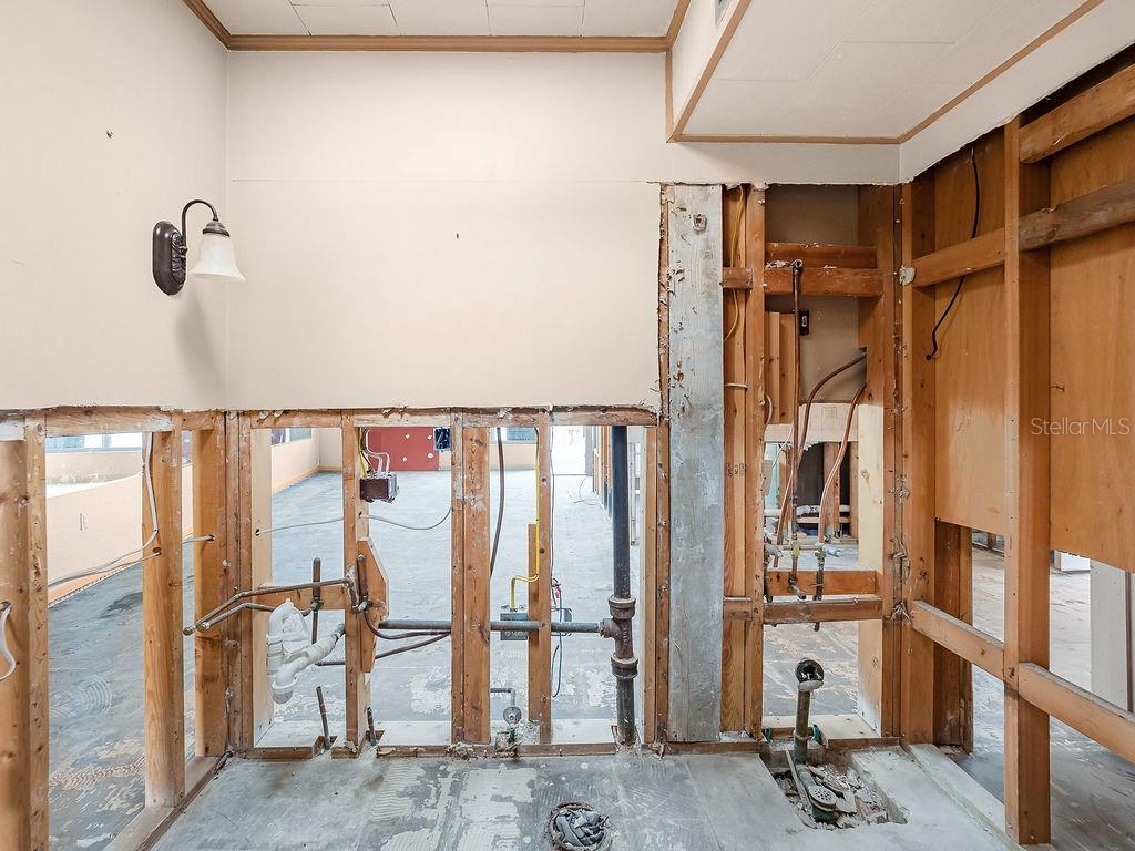 Image 43 of 59 For 34 Seaside Court