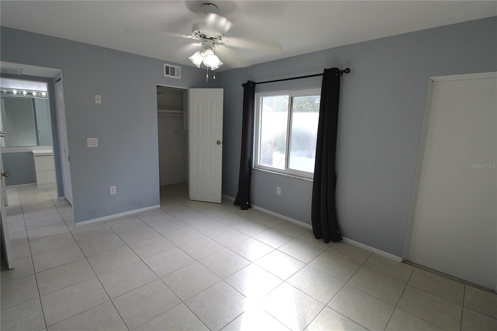 Image 9 of 13 For 2304 Ringling Boulevard 208