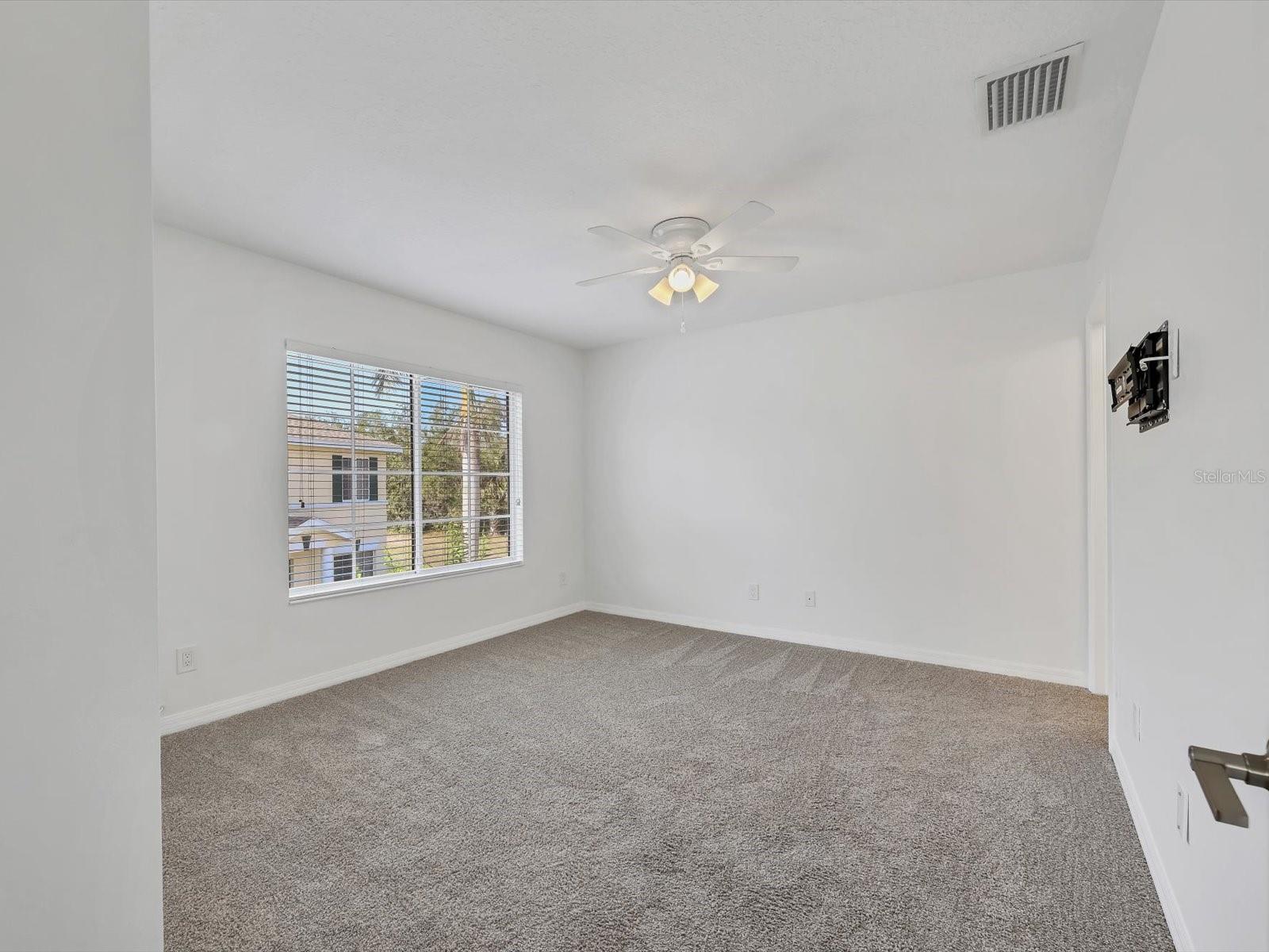 Image 21 of 33 For 262 Cape Harbour Loop 101