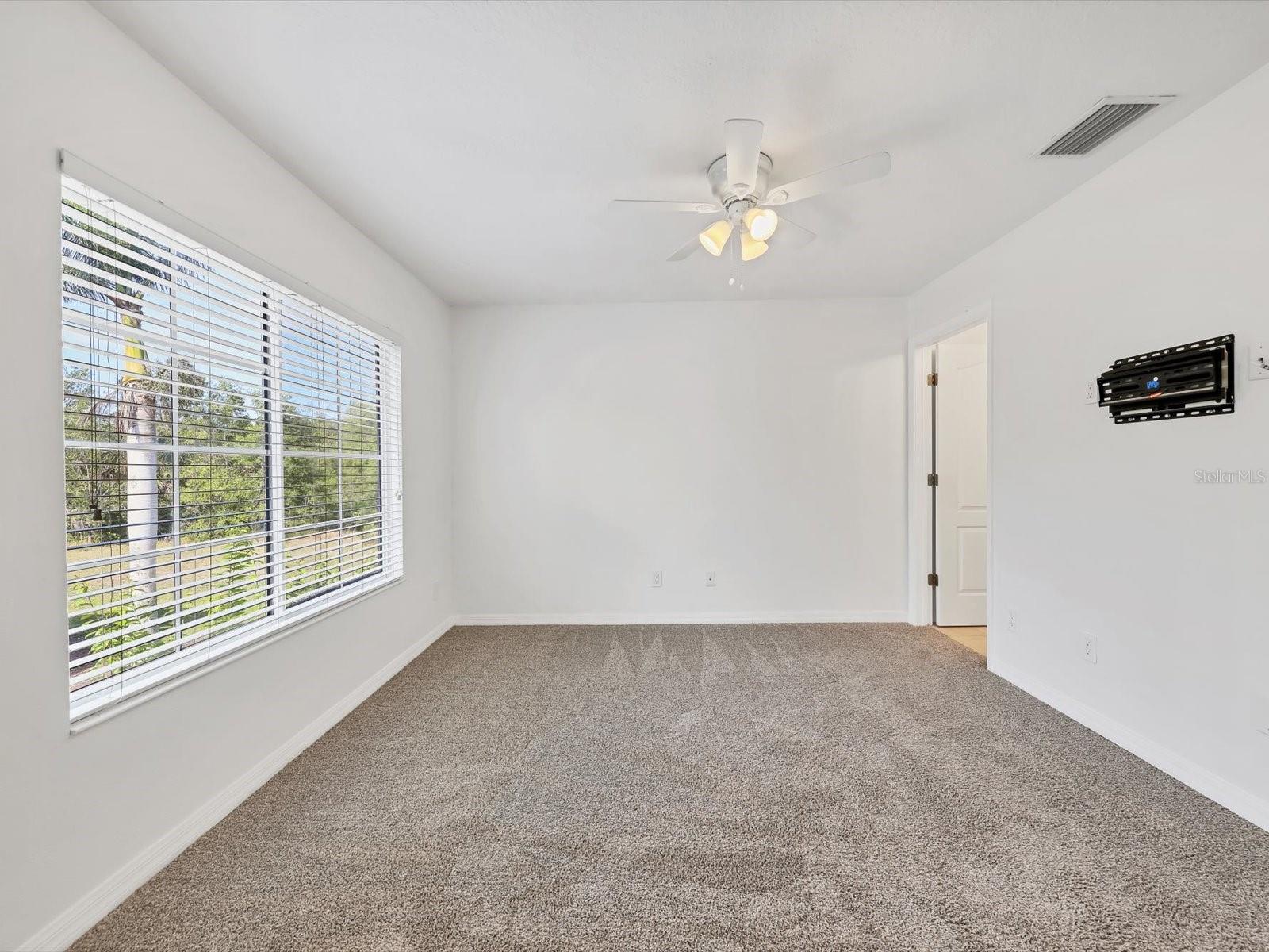 Image 22 of 33 For 262 Cape Harbour Loop 101