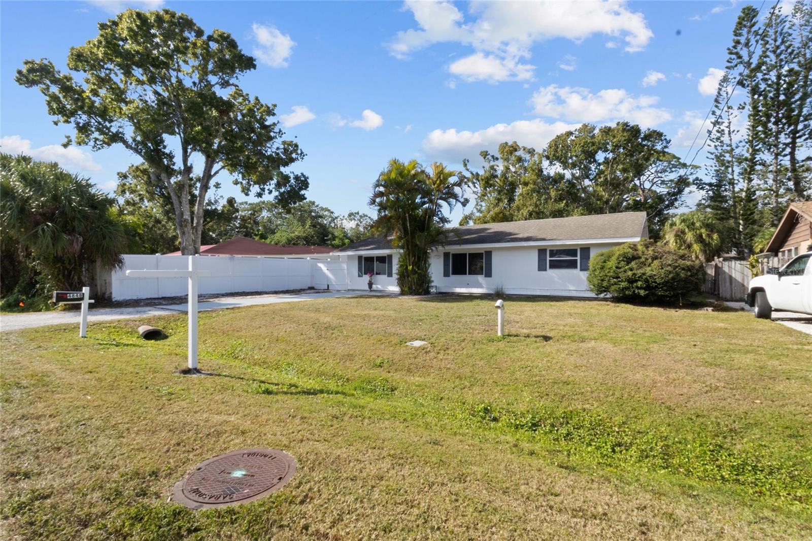 Image 4 of 45 For 4848 Camphor Avenue