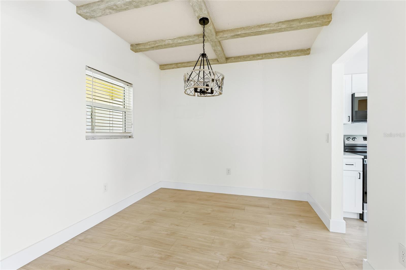 Image 15 of 43 For 5915 Tidewood Avenue 4