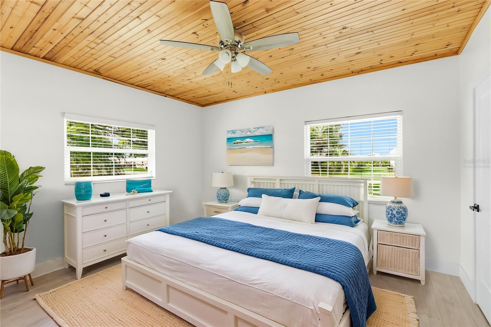 Image 16 of 43 For 5915 Tidewood Avenue 4