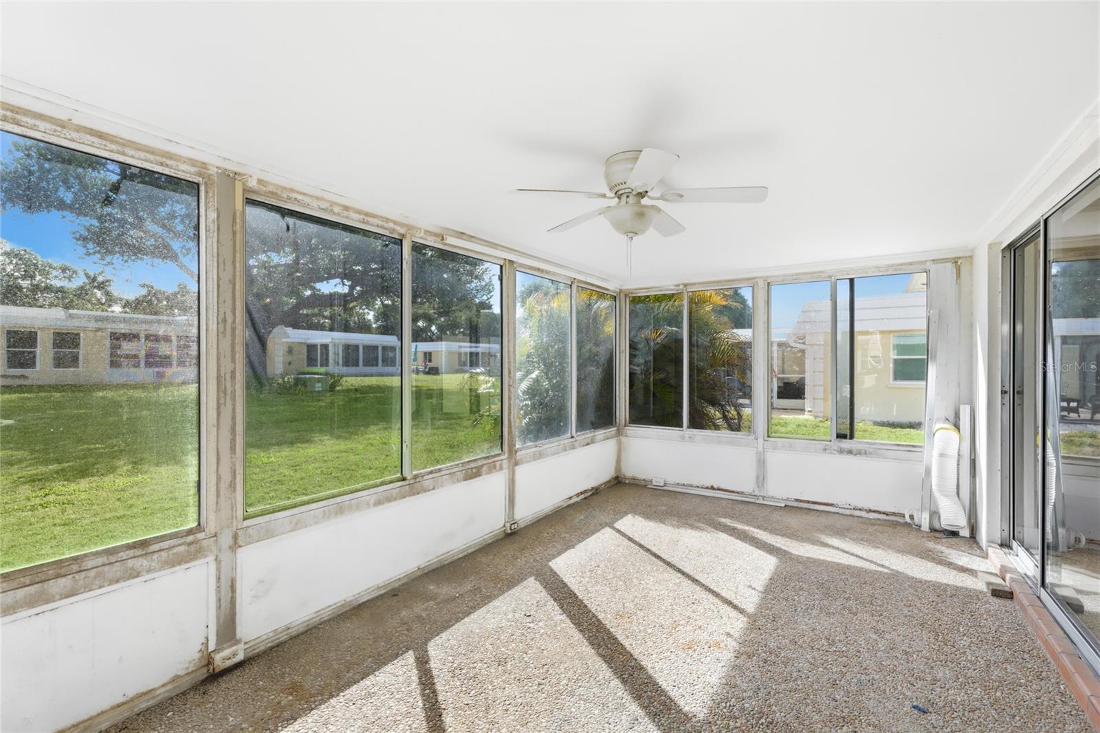 Image 23 of 43 For 5915 Tidewood Avenue 4