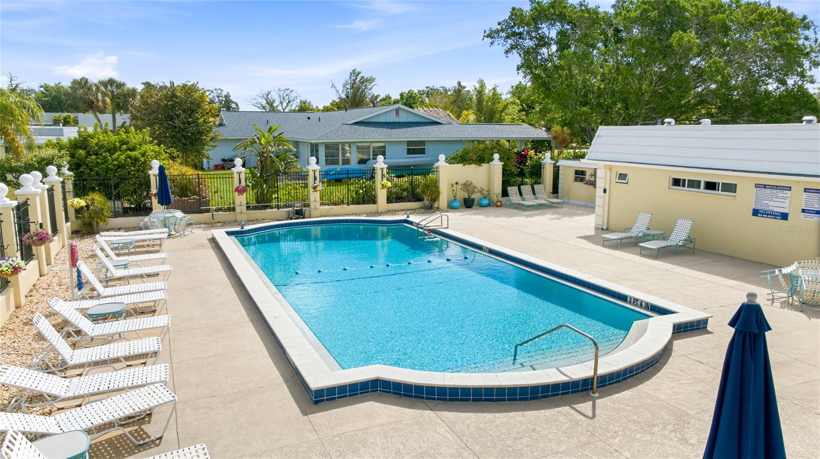 Image 32 of 43 For 5915 Tidewood Avenue 4