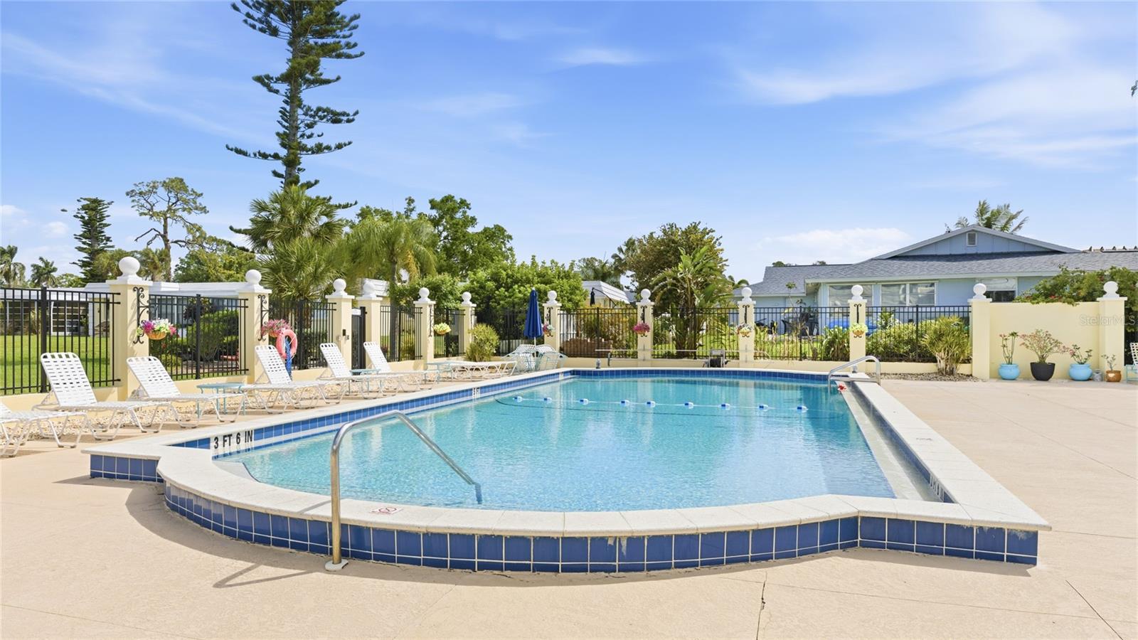 Image 34 of 43 For 5915 Tidewood Avenue 4