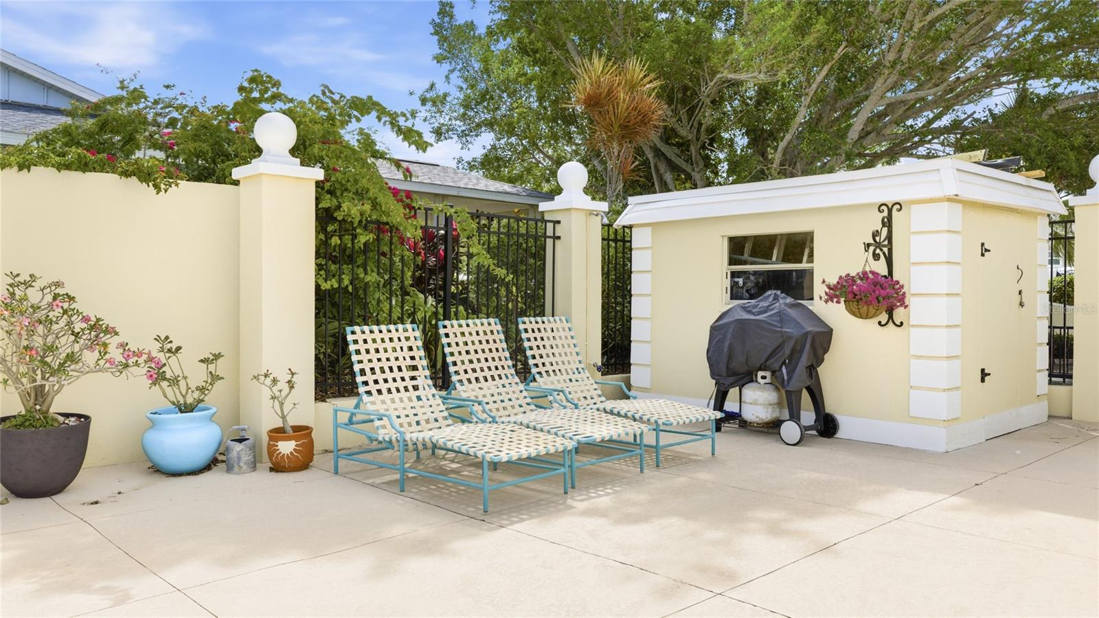 Image 36 of 43 For 5915 Tidewood Avenue 4