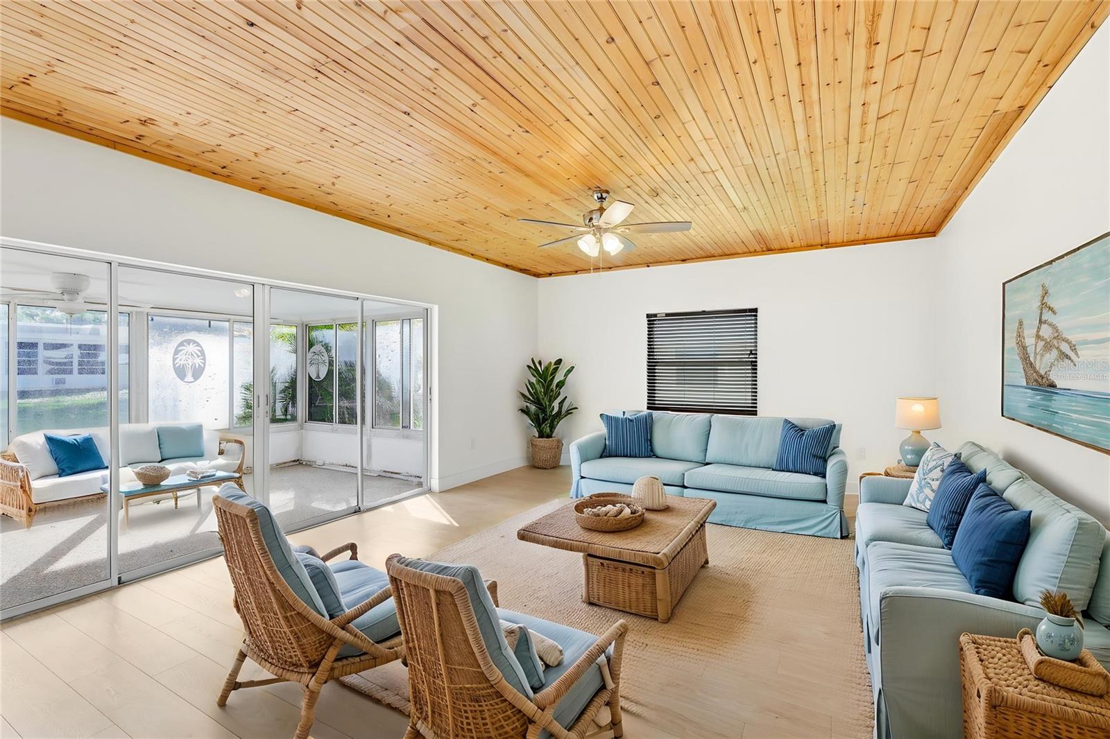 Image 6 of 43 For 5915 Tidewood Avenue 4