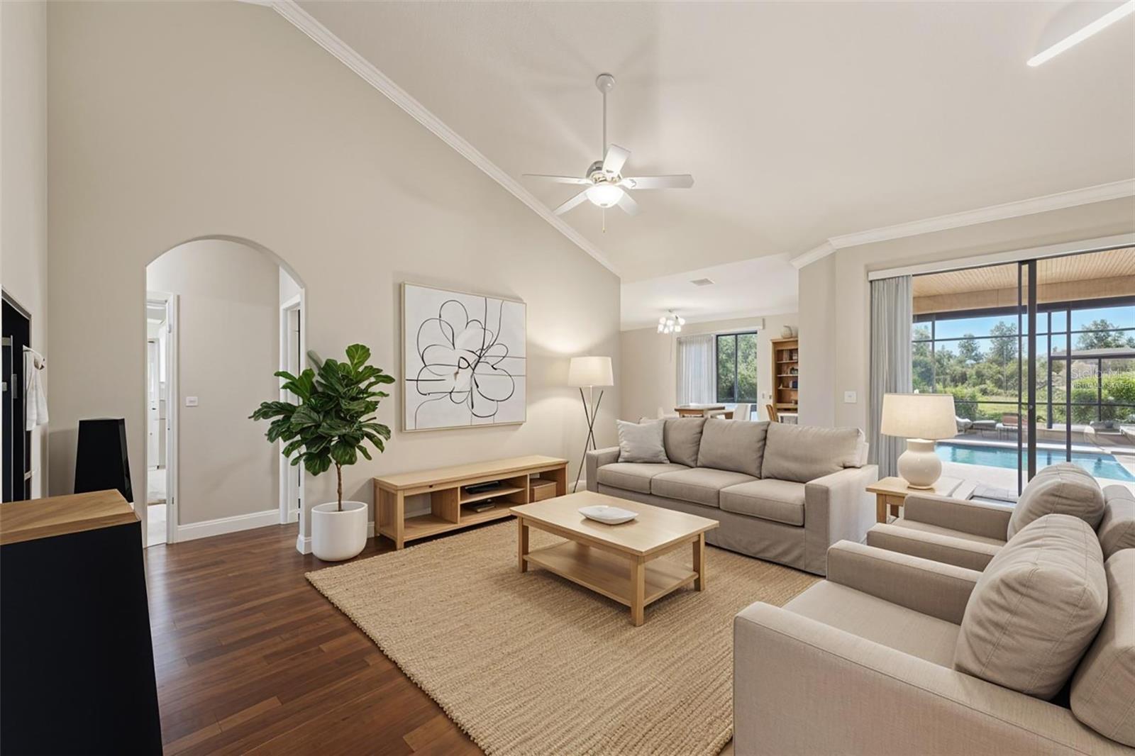 Image 11 of 34 For 2002 Palm View Road