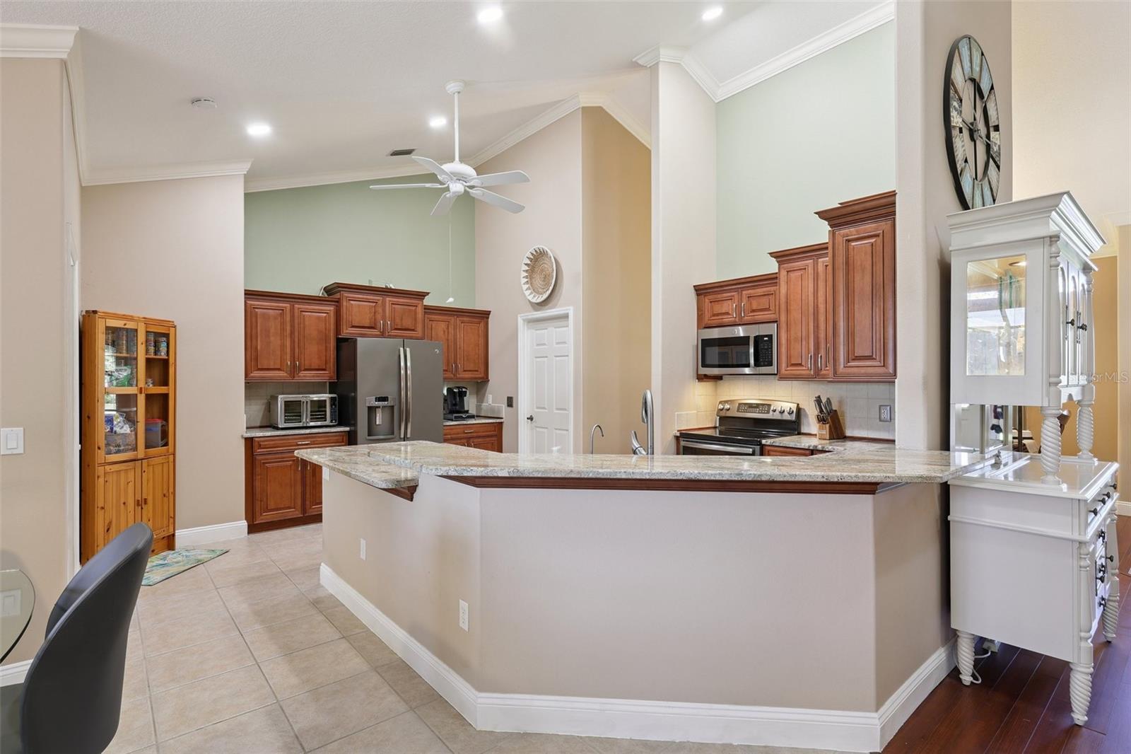 Image 17 of 34 For 2002 Palm View Road