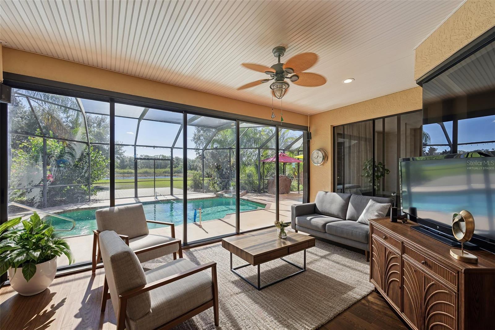 Image 25 of 34 For 2002 Palm View Road