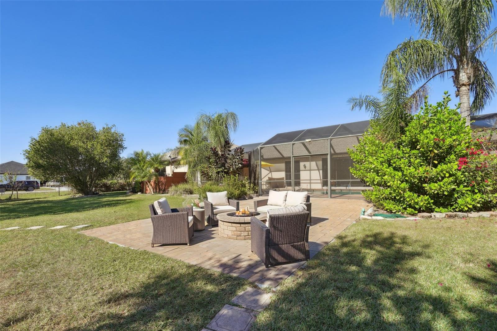 Image 29 of 34 For 2002 Palm View Road