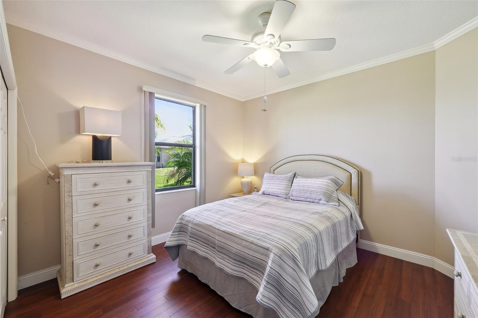 Image 7 of 34 For 2002 Palm View Road