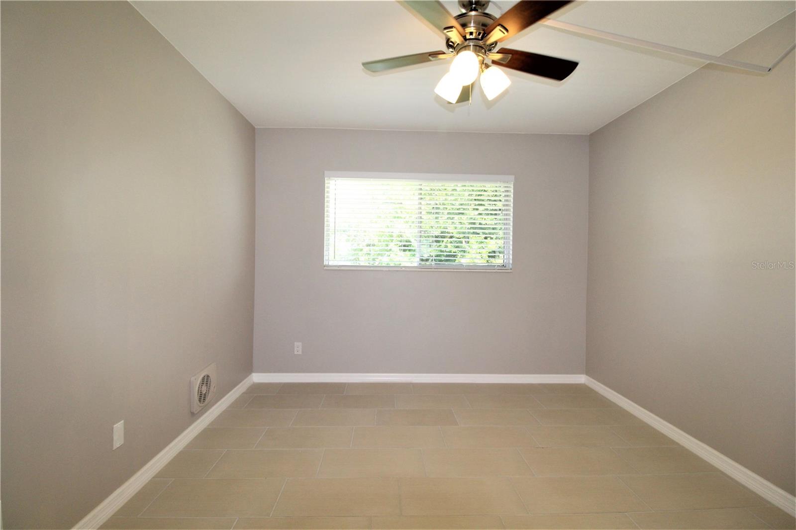 Image 7 of 18 For 3001 Bee Ridge Road 217