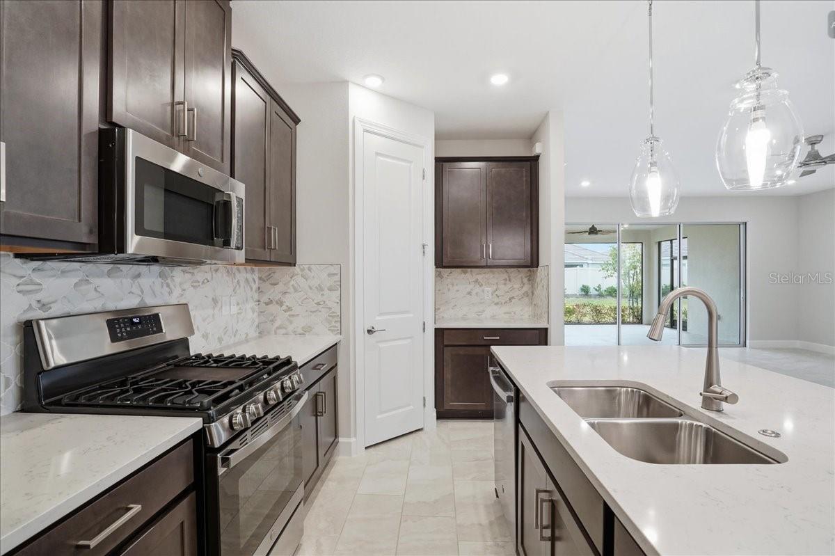 Image 7 of 68 For 5237 Savino Circle