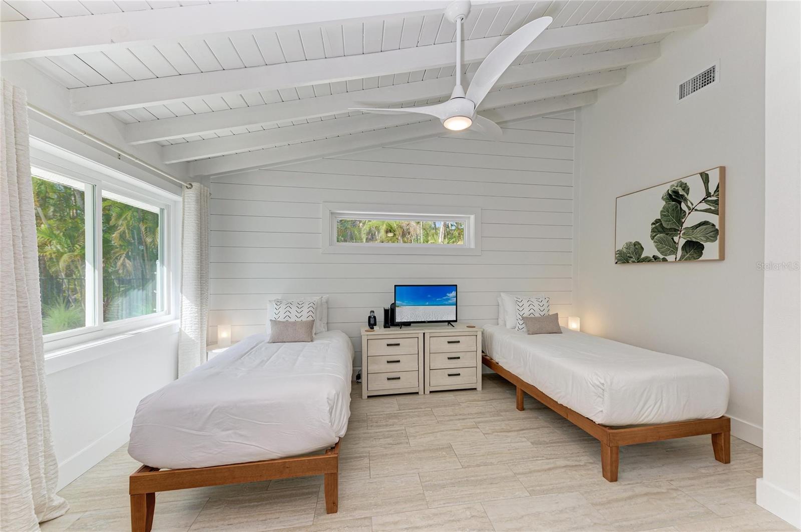 Image 36 of 69 For 115 Los Cedros Drive