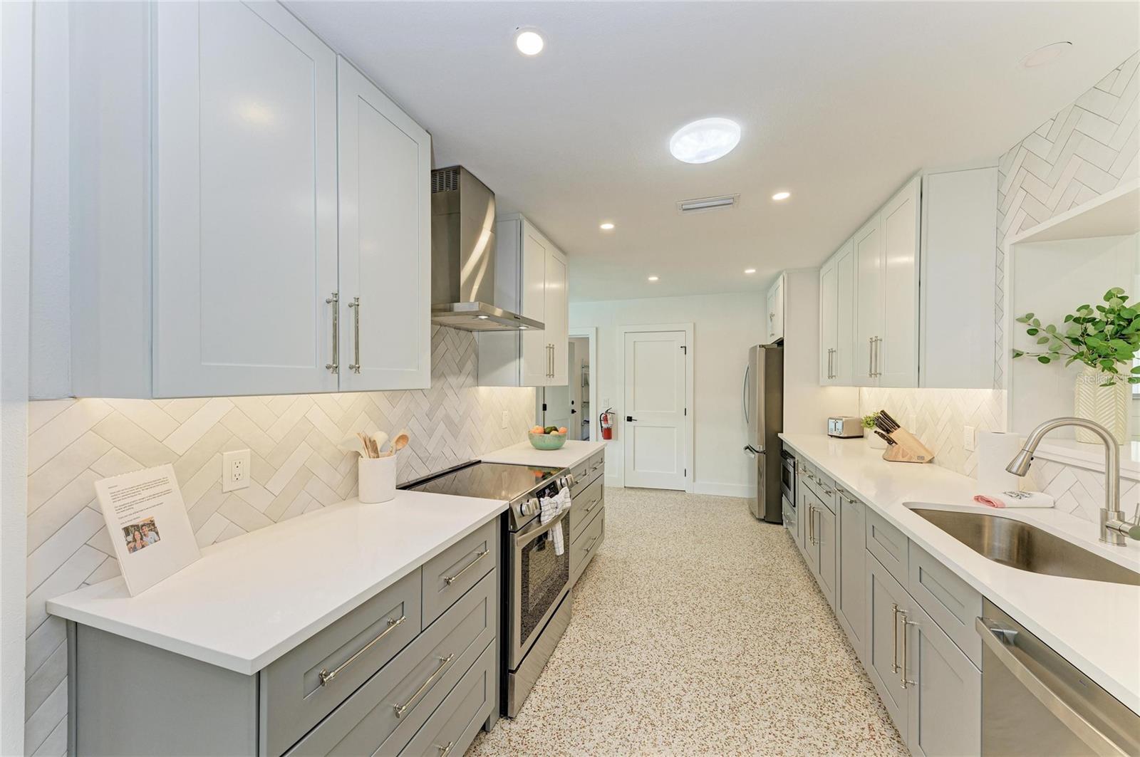 Image 39 of 69 For 115 Los Cedros Drive