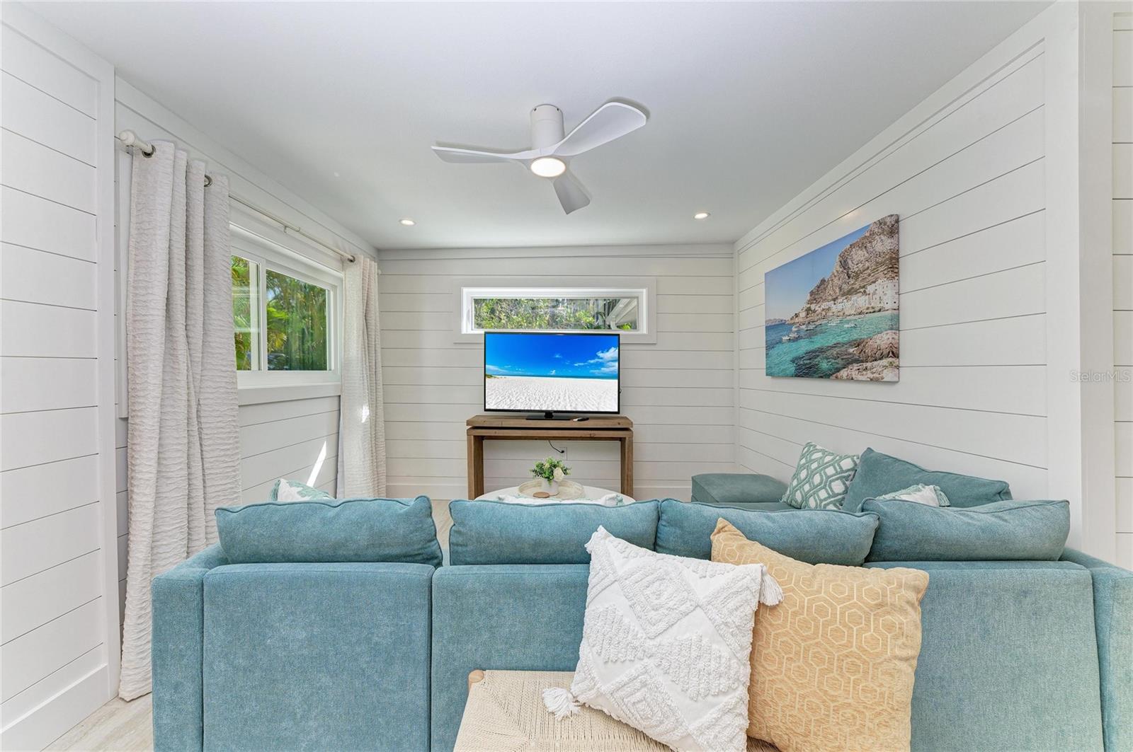 Image 44 of 69 For 115 Los Cedros Drive