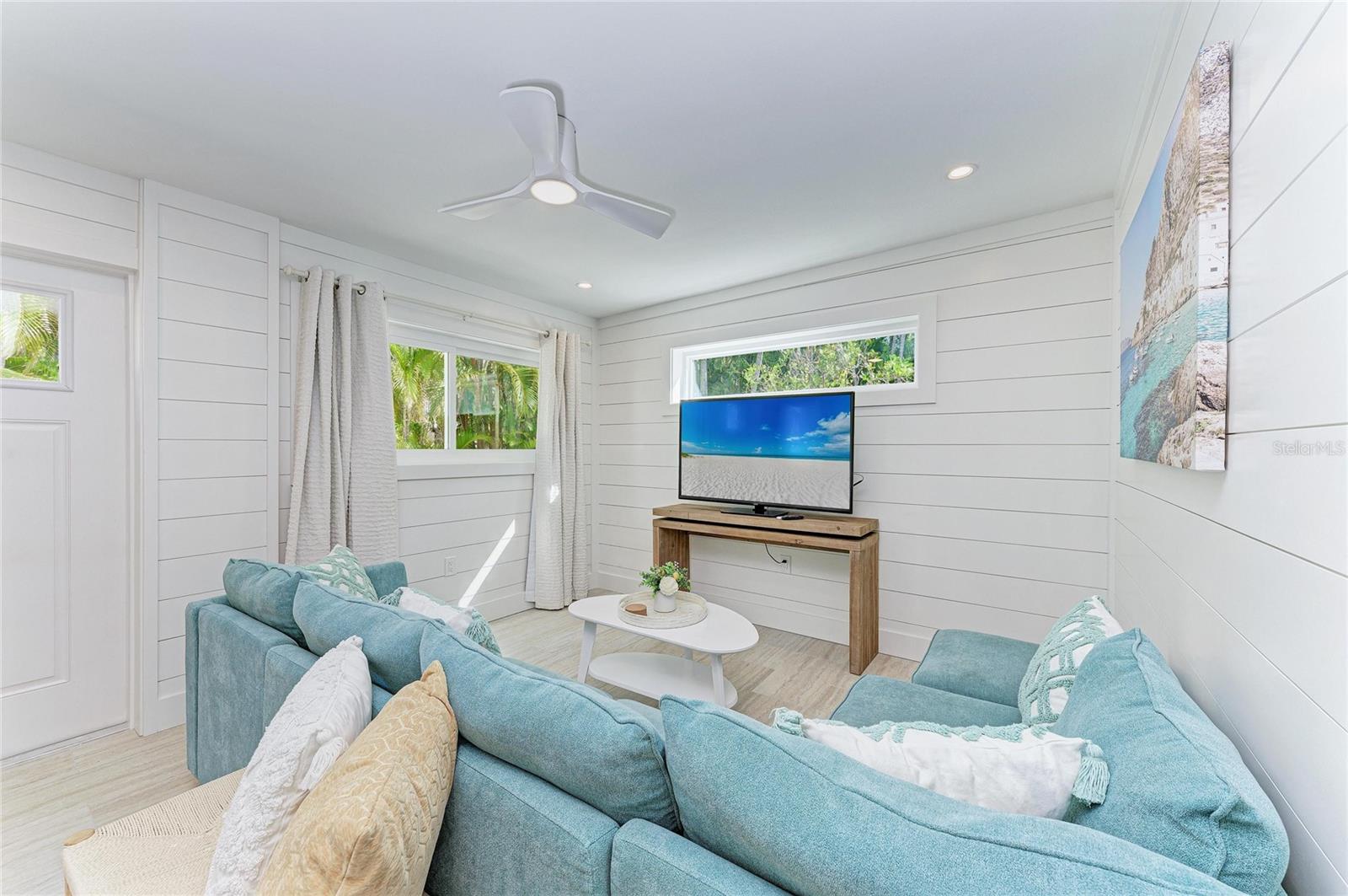 Image 45 of 69 For 115 Los Cedros Drive