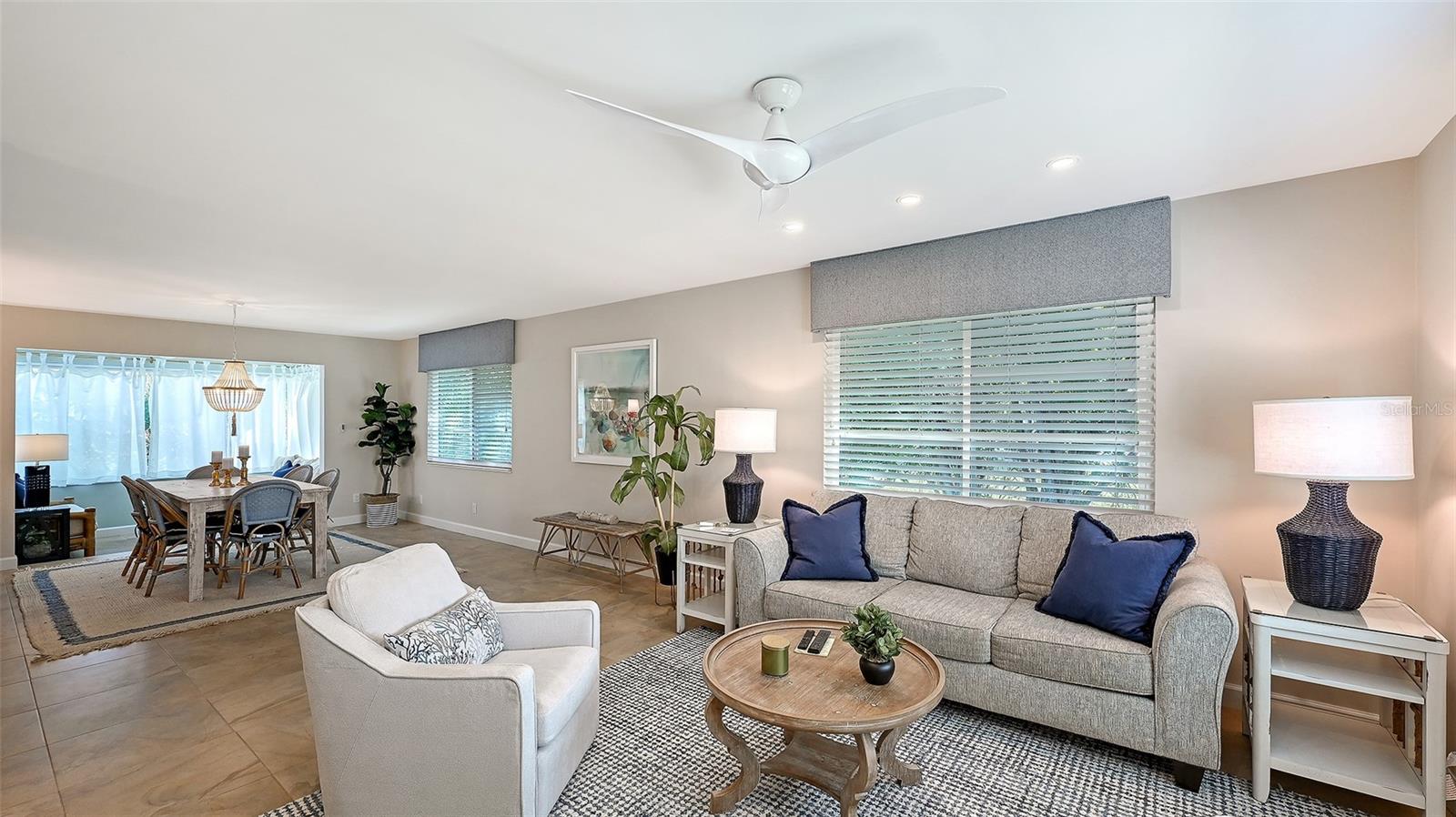 Image 11 of 66 For 576 Sutton Place