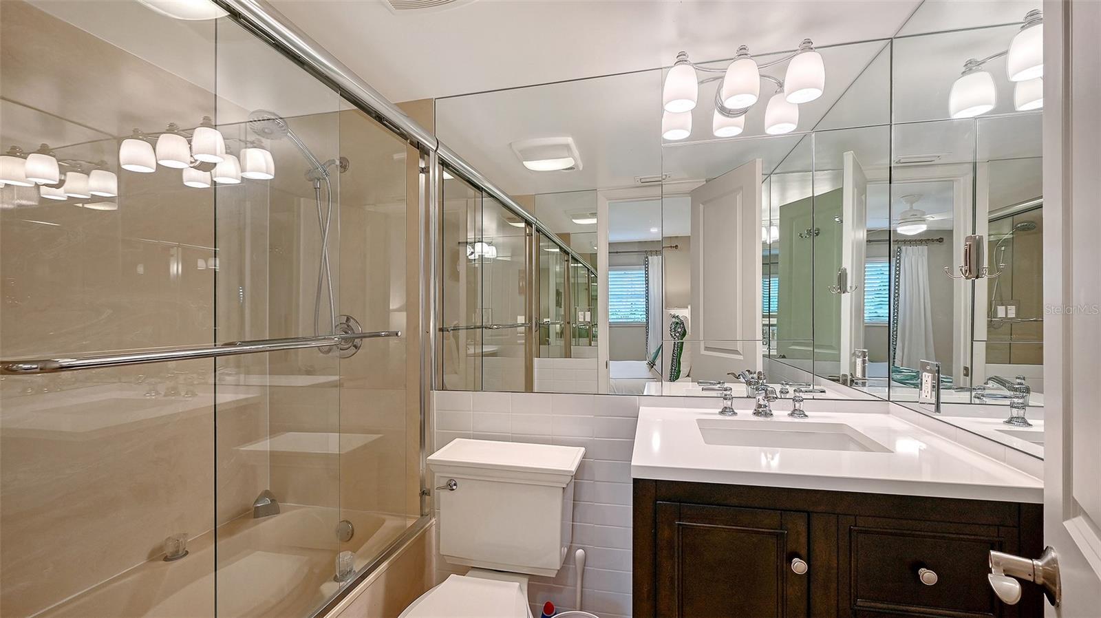 Image 22 of 66 For 576 Sutton Place