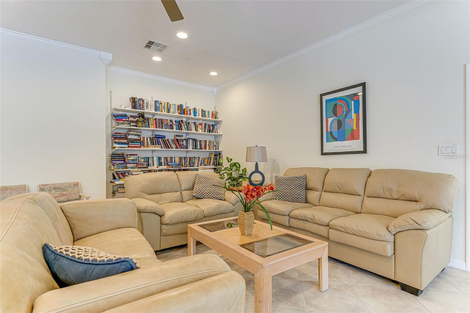 Image 41 of 66 For 576 Sutton Place