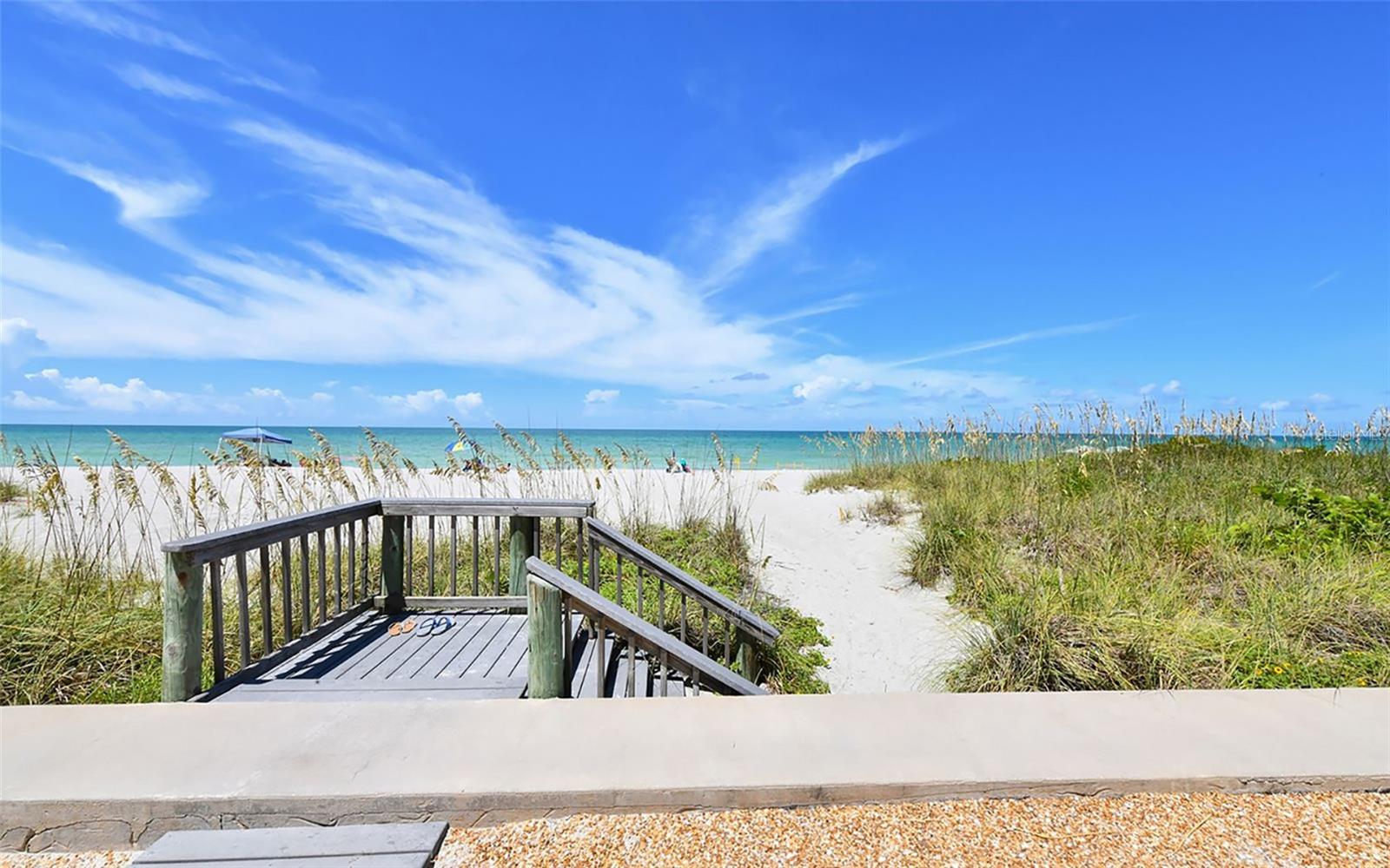 Image 58 of 66 For 576 Sutton Place