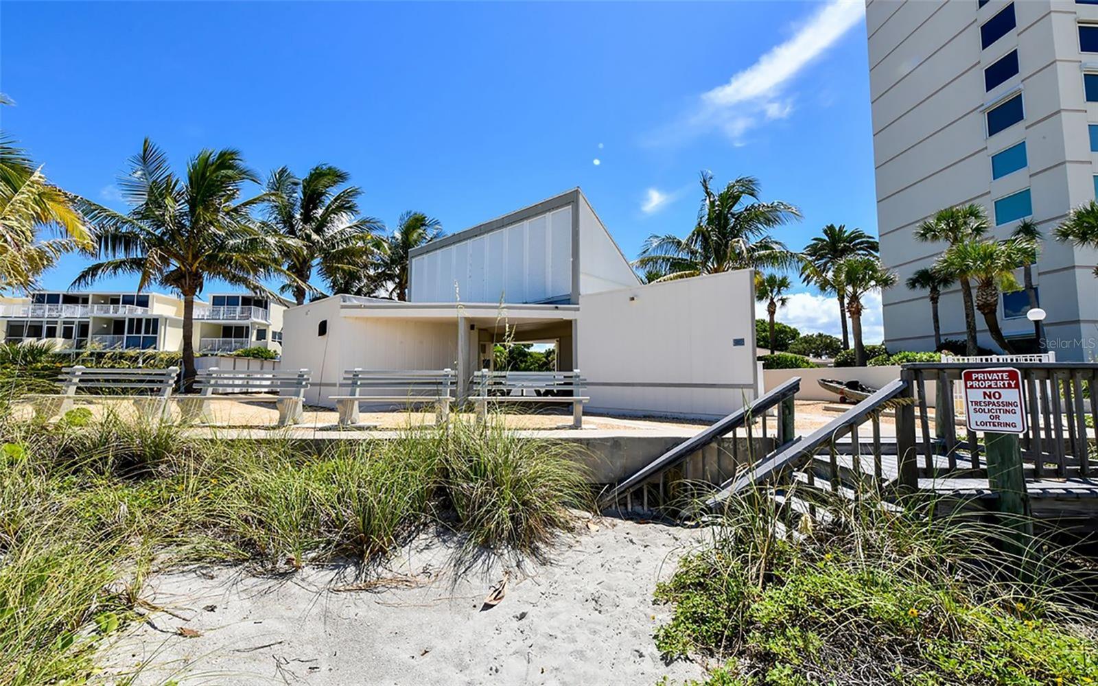 Image 61 of 66 For 576 Sutton Place