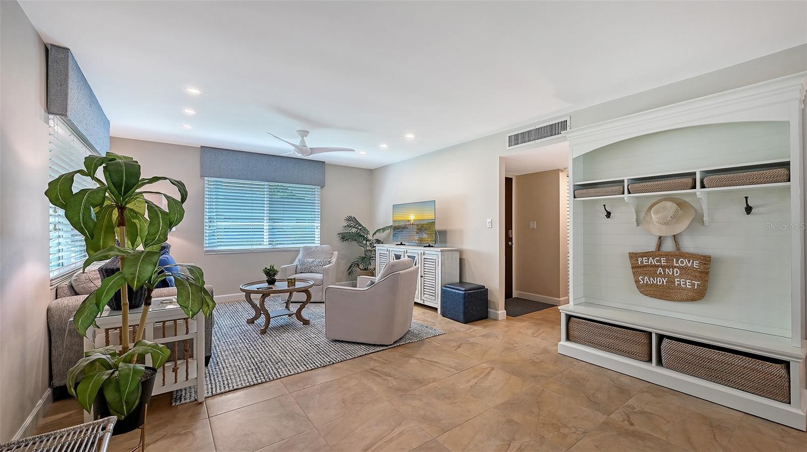 Image 7 of 66 For 576 Sutton Place