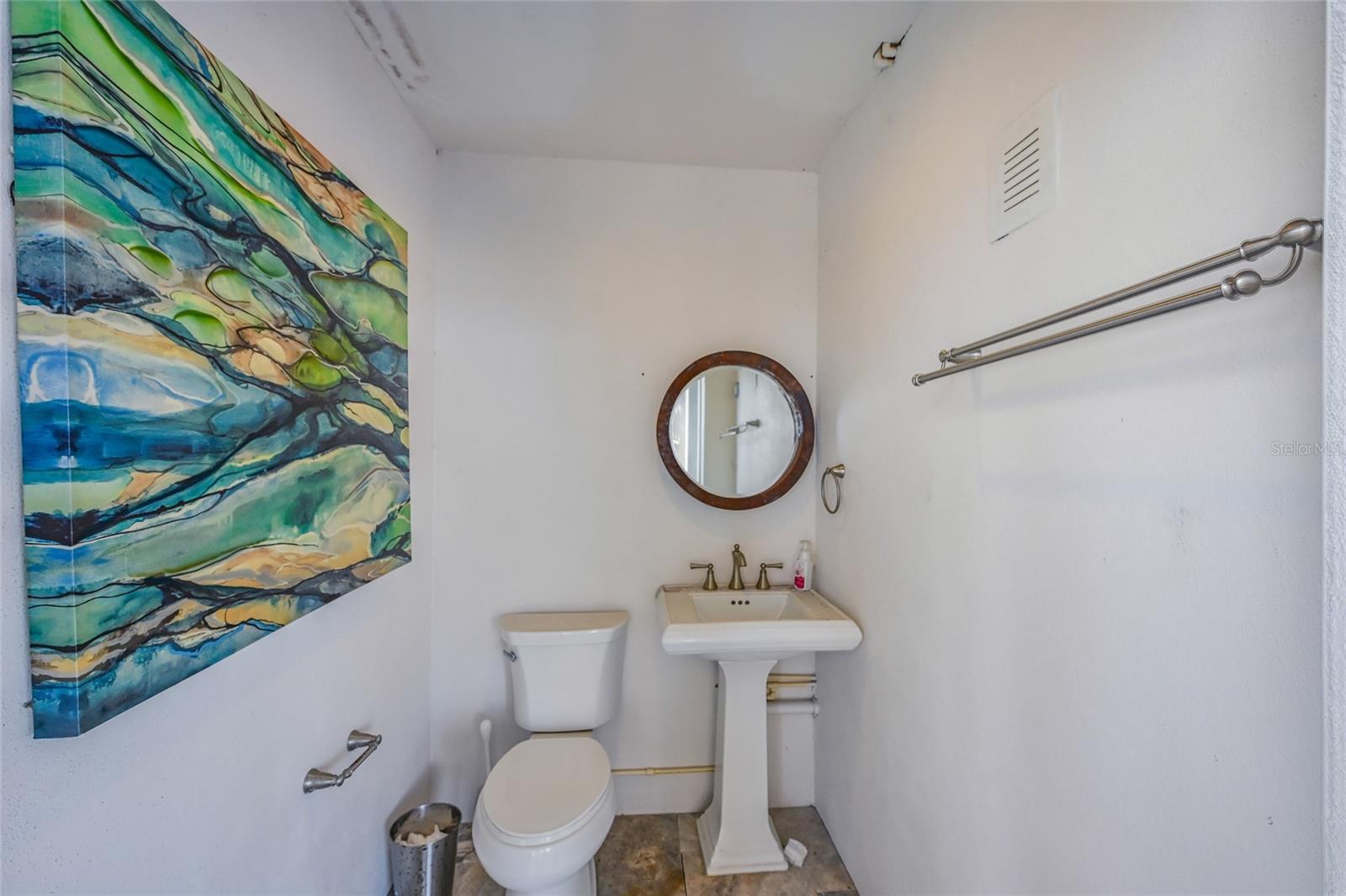 Image 17 of 100 For 832 Bay Boulevard A & B