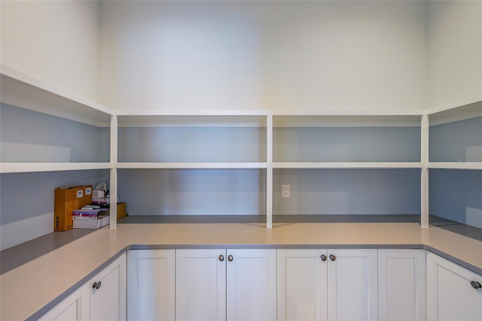 Image 27 of 100 For 832 Bay Boulevard A & B