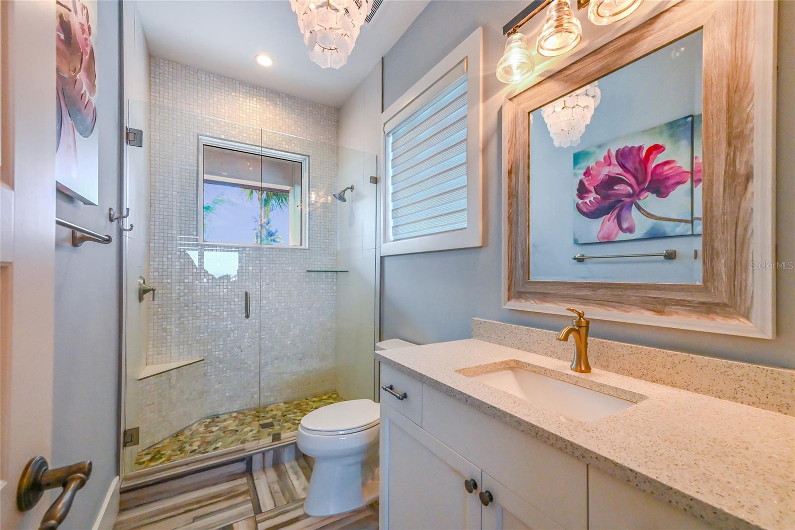 Image 43 of 100 For 832 Bay Boulevard A & B