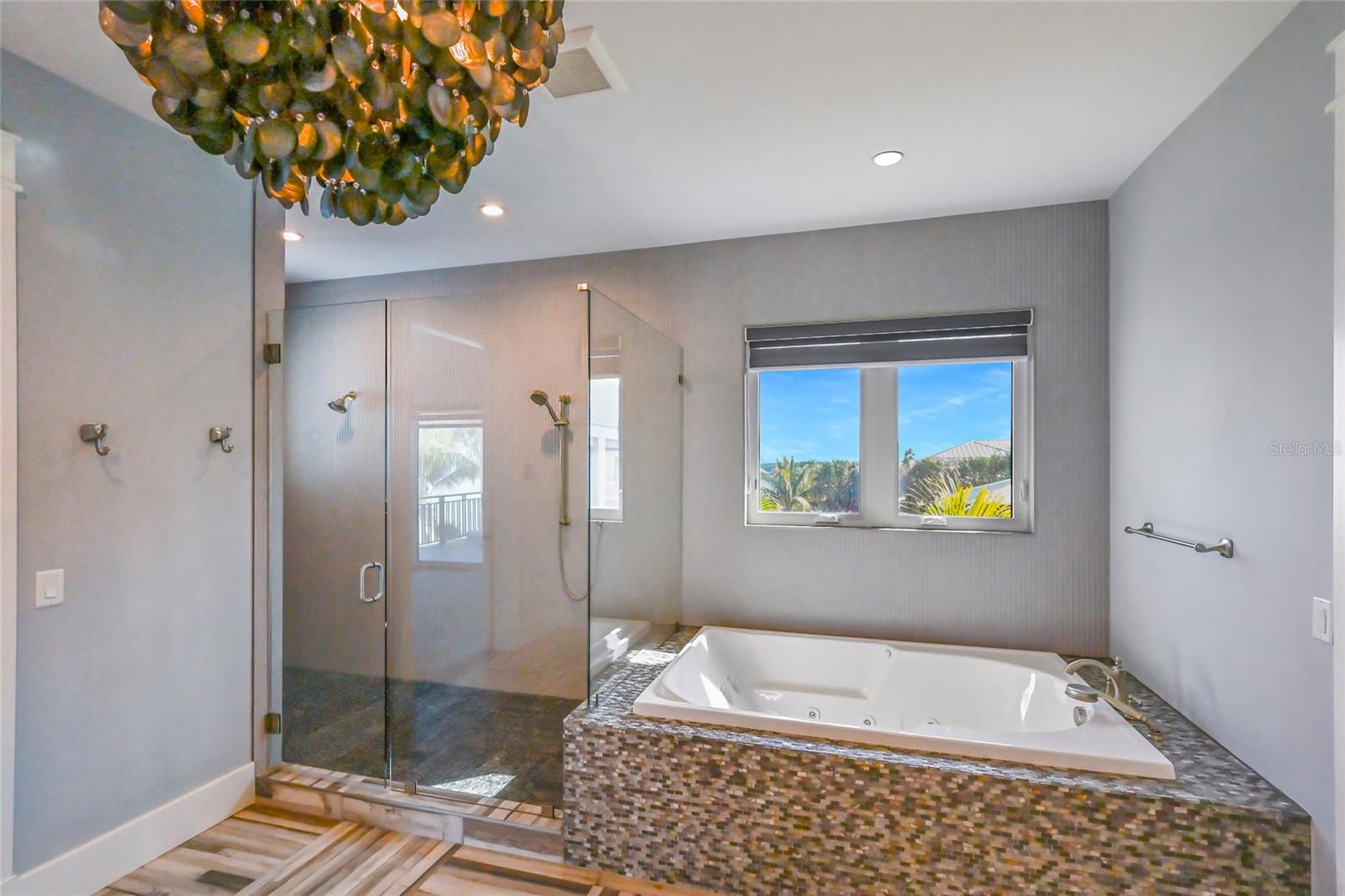 Image 49 of 100 For 832 Bay Boulevard A & B