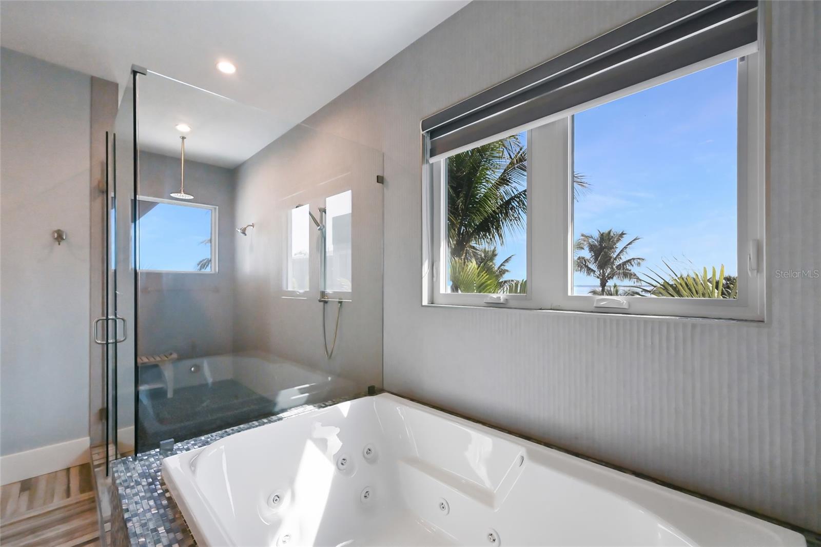 Image 50 of 100 For 832 Bay Boulevard A & B