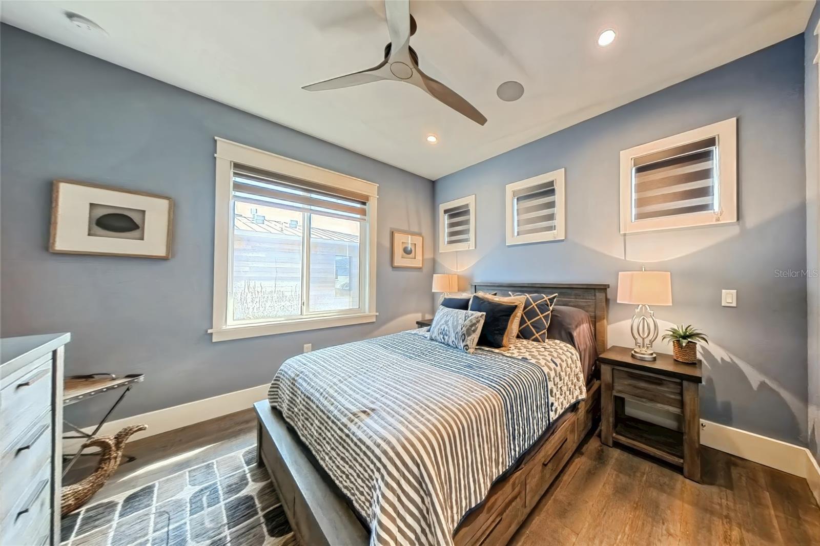 Image 52 of 100 For 832 Bay Boulevard A & B