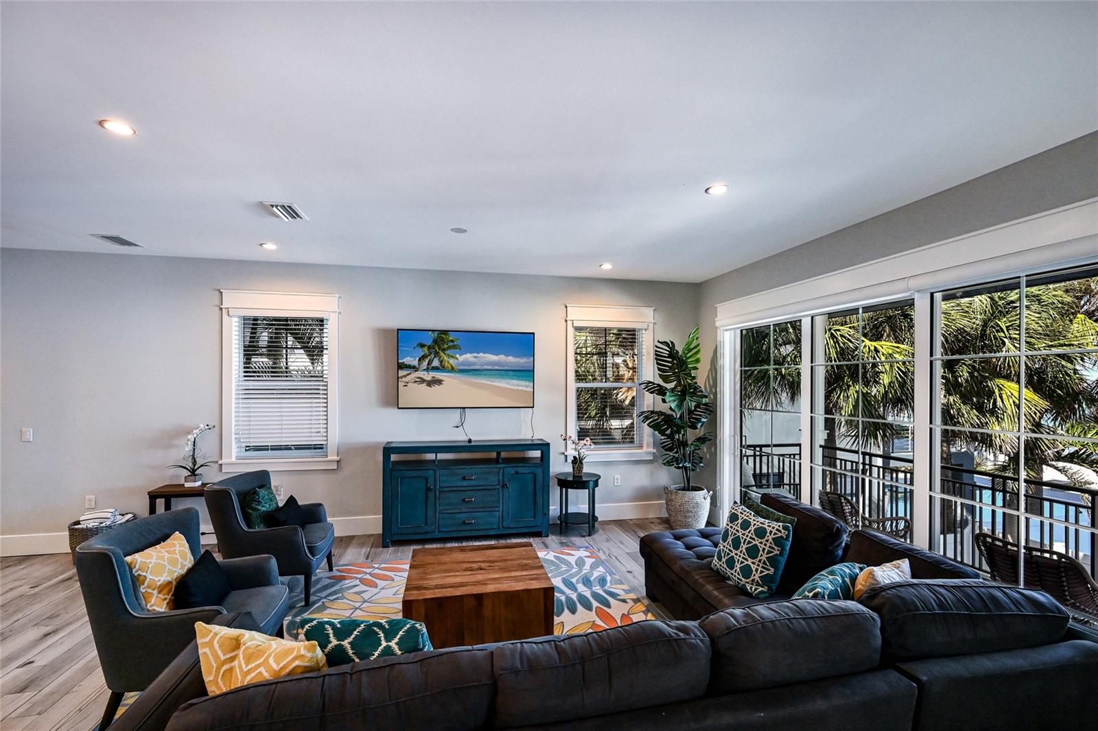 Image 63 of 100 For 832 Bay Boulevard A & B