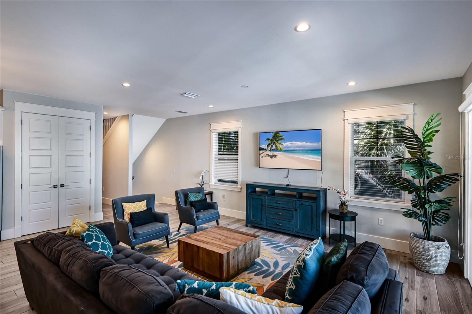 Image 64 of 100 For 832 Bay Boulevard A & B