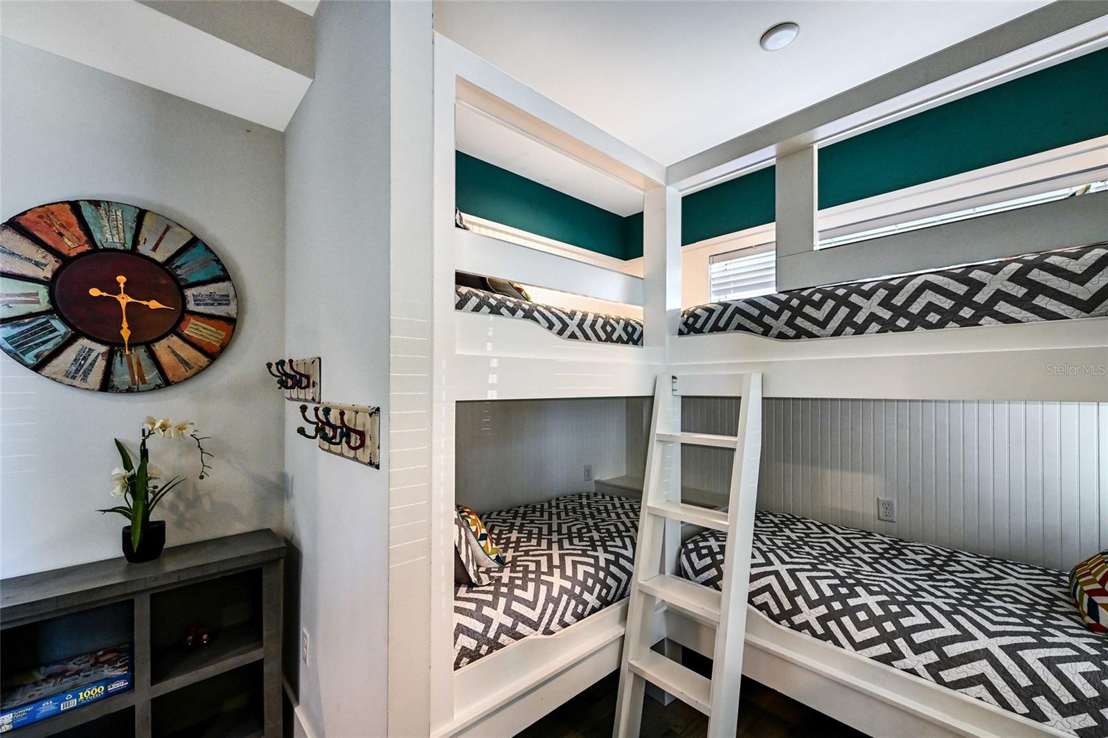 Image 77 of 100 For 832 Bay Boulevard A & B