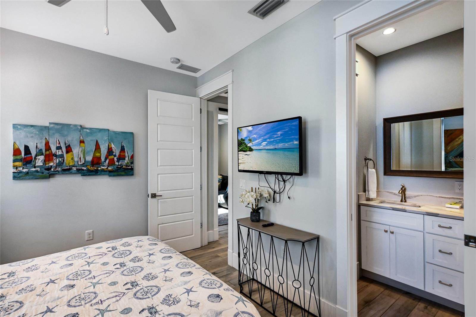 Image 80 of 100 For 832 Bay Boulevard A & B