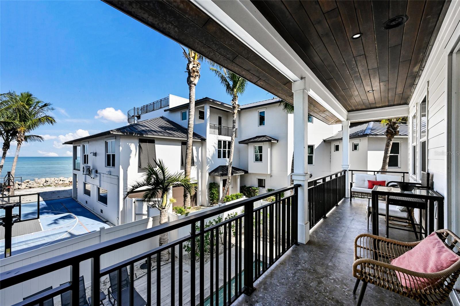 Image 83 of 100 For 832 Bay Boulevard A & B