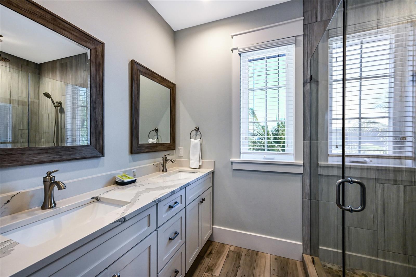 Image 90 of 100 For 832 Bay Boulevard A & B