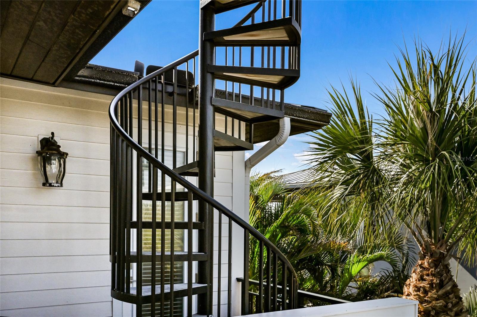 Image 93 of 100 For 832 Bay Boulevard A & B