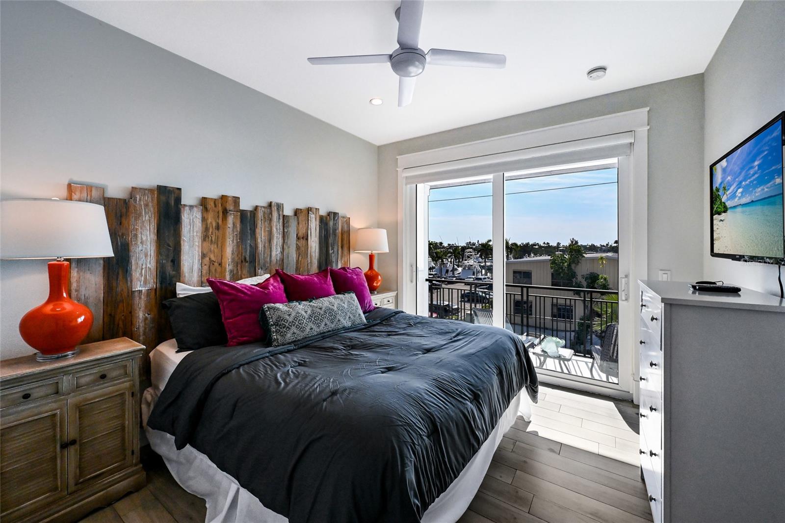 Image 94 of 100 For 832 Bay Boulevard A & B