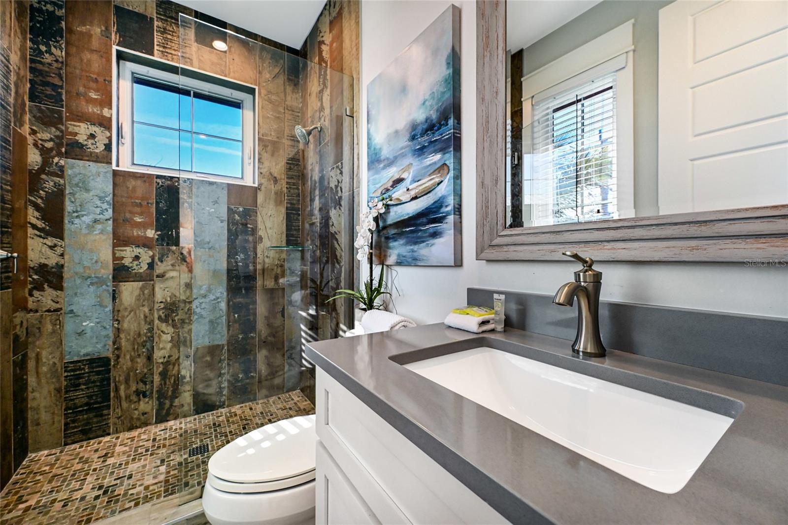 Image 96 of 100 For 832 Bay Boulevard A & B