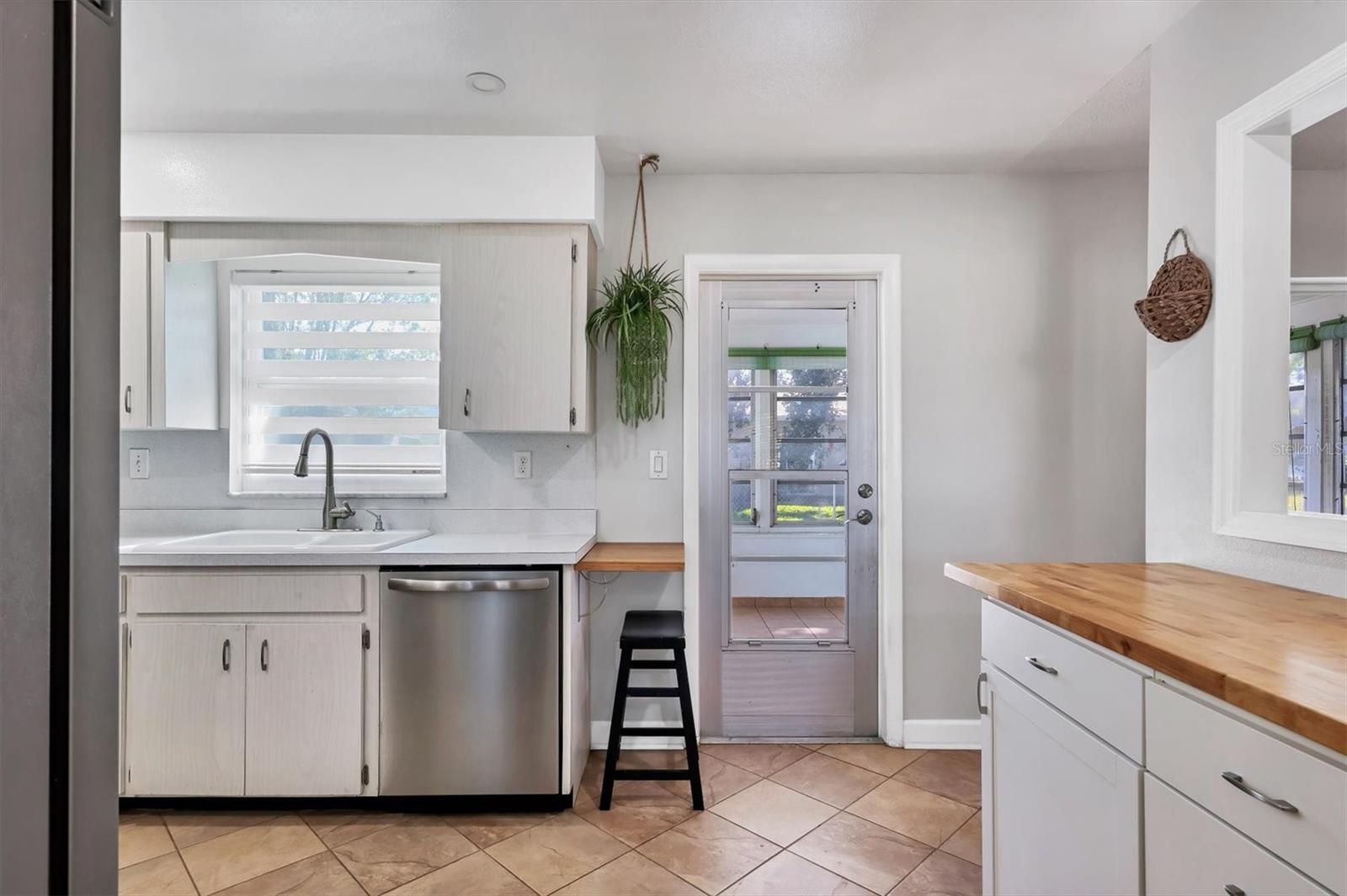 Image 10 of 44 For 2813 21st Avenue W