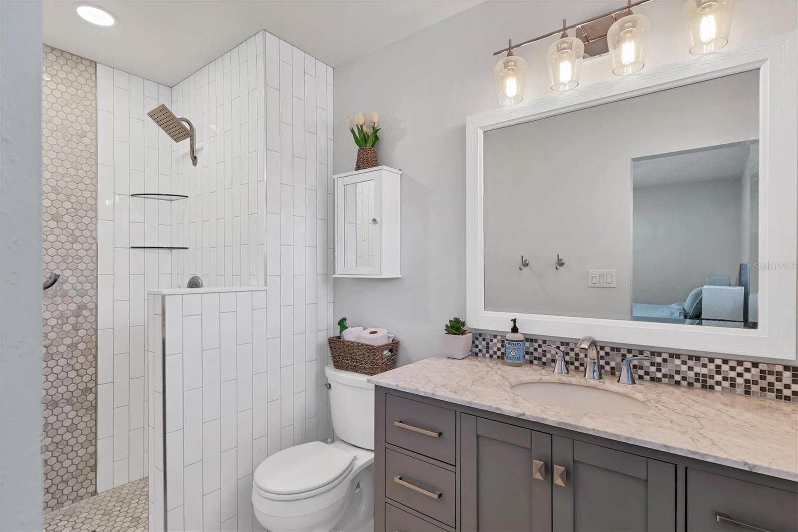 Image 15 of 44 For 2813 21st Avenue W